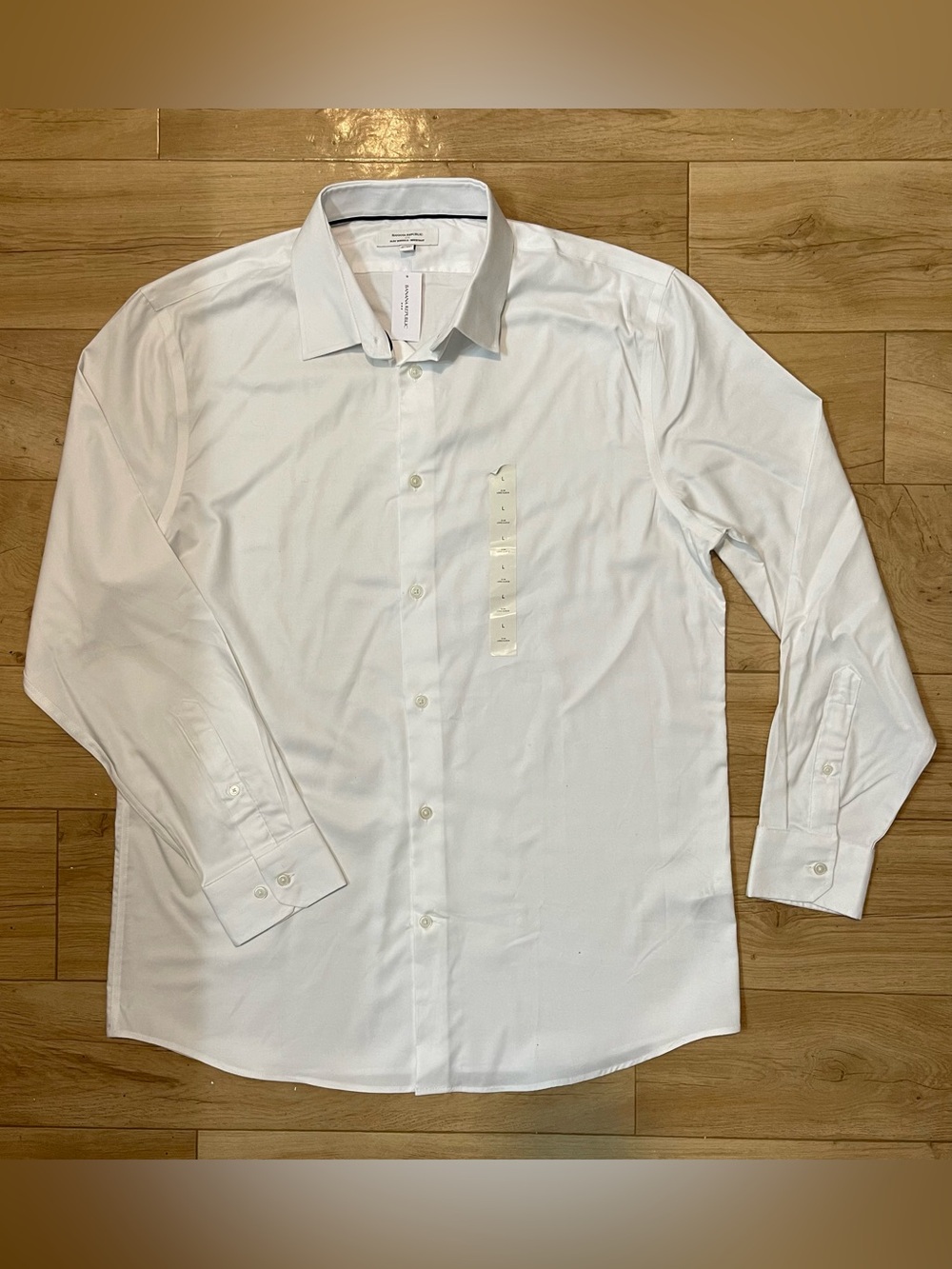 Banana Republic Men's L White Cotton Dress Shirt with Spread Collar